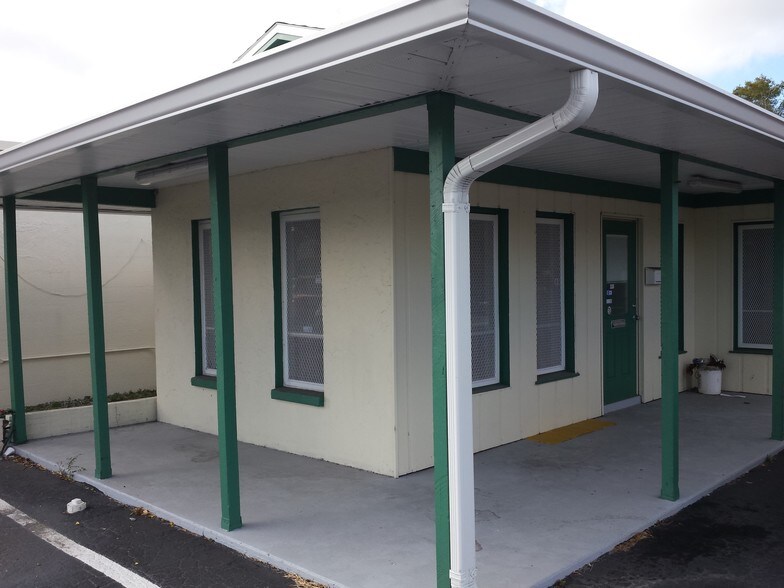More Photos Of 1704 9th St W, Bradenton Storefront Retail Office For Lease