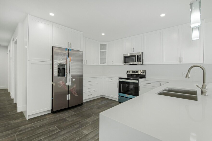 More Photos Of 10370 SW 24th St, Miami Apartments For Sale