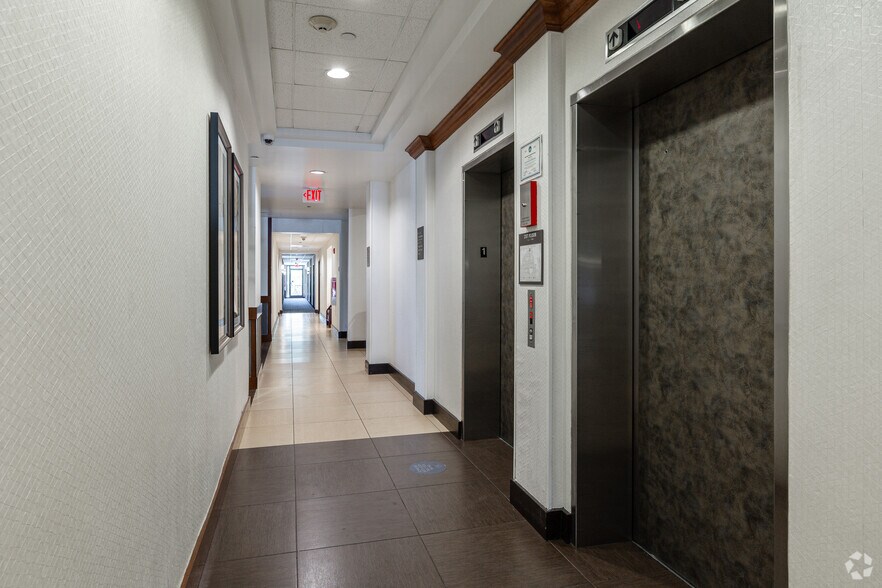 More Photos Of 1851 McConnor Pky, Schaumburg Hotel For Sale