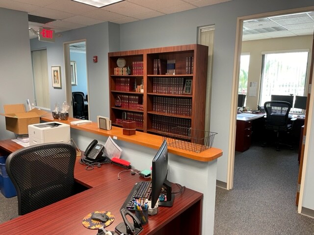 More Photos Of 2500 Weston Rd, Weston Office For Lease