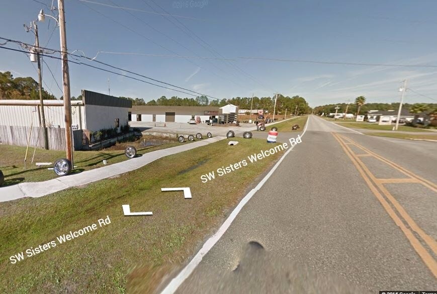 More Photos Of 880 SW Sisters Welcome Rd, Lake City Flex For Lease