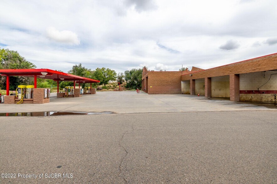 More Photos Of 330A E 20th St, Farmington Specialty For Sale