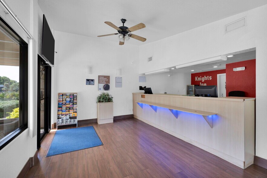 More Photos Of 8285 Dix Ellis Trl, Jacksonville Hotel For Sale