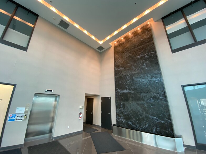 More Photos Of 1295 Cormorant Rd, Hamilton Showroom For Lease