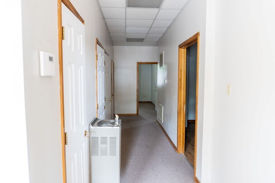 More Photos Of 4794 Finlay St, Richmond Office For Sale