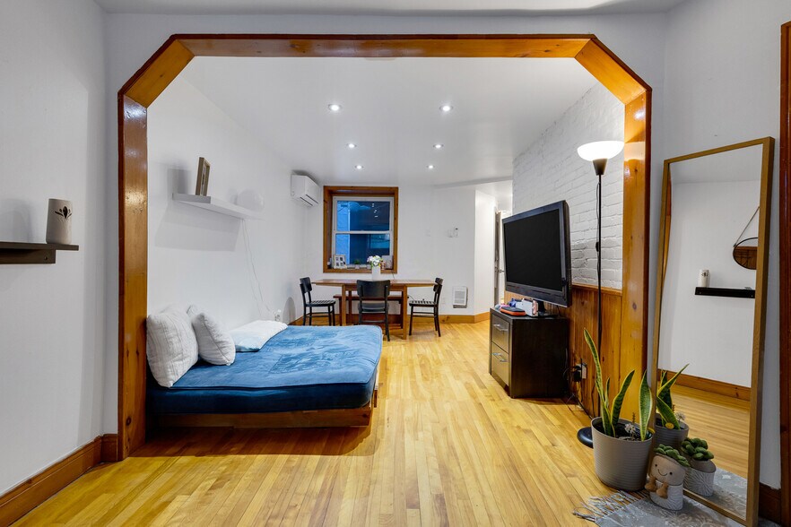 More Photos Of 15-17 Av. de l'Épée, Outremont Multifamily For Sale