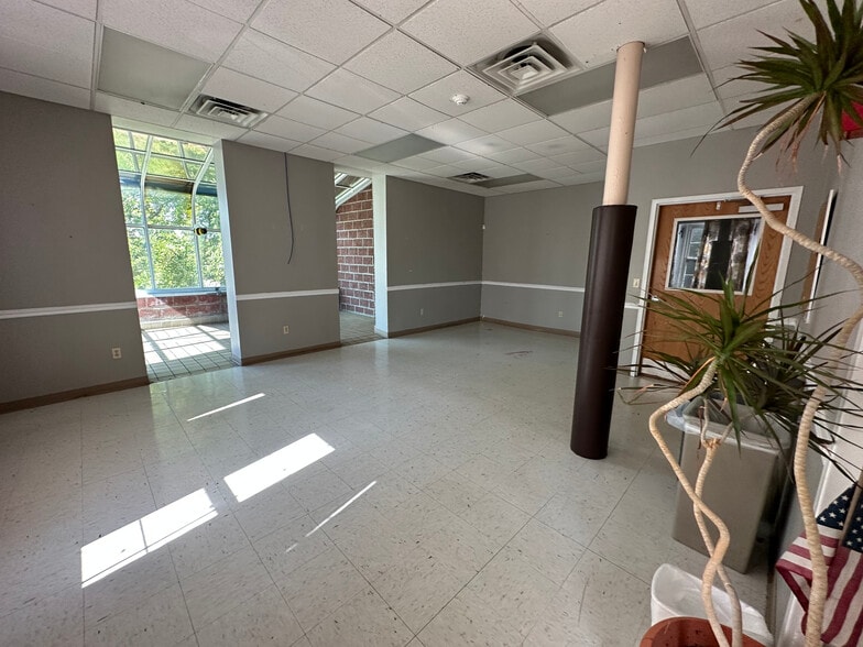More Photos Of 314 Park St, Fulton Office For Sale