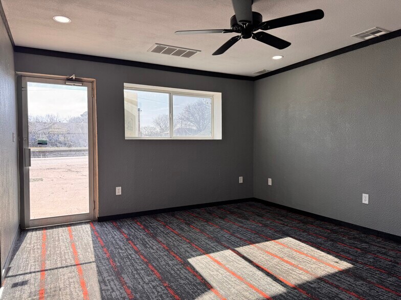 More Photos Of 603 Lake Murray Dr E, Ardmore Flex For Sale