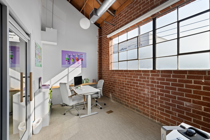 More Photos Of 523 Victoria Ave, Venice Loft Creative Space For Lease