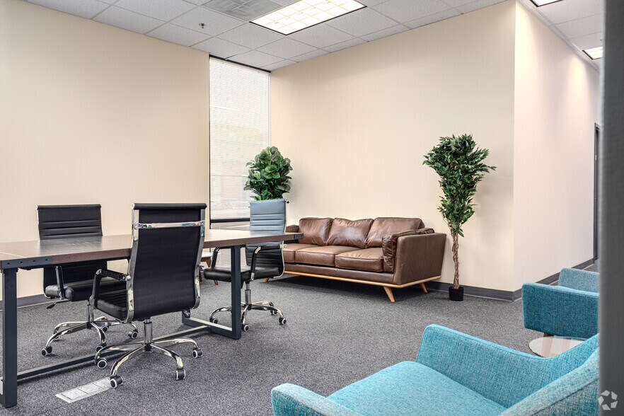 More Photos Of 3341 75th Ave, Landover Warehouse For Lease