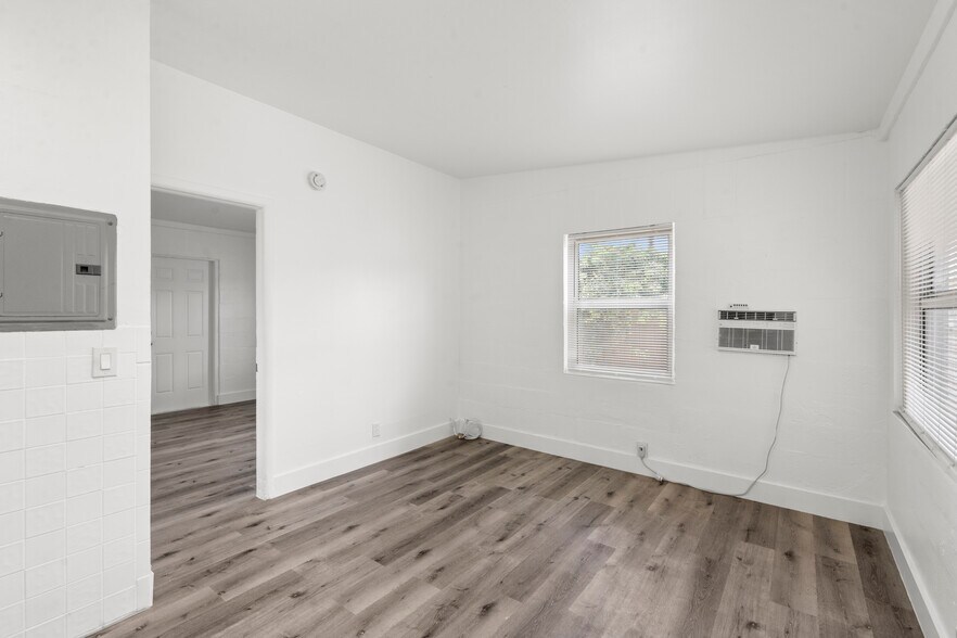 More Photos Of 320 NE 13th Ave, Boynton Beach Apartments For Sale