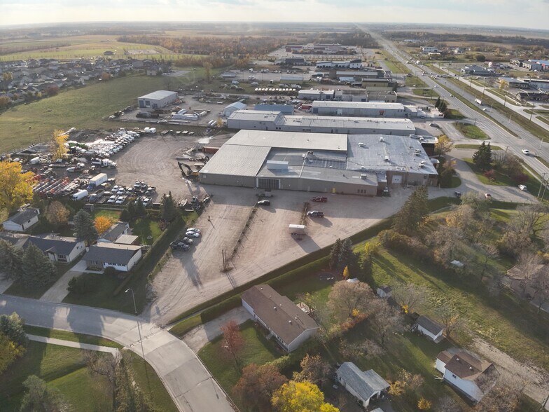More Photos Of 78 Pth 52 W, Steinbach Distribution For Sale