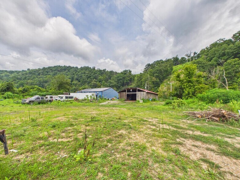 More Photos Of 8031 Ky Route 122, Minnie Warehouse For Sale