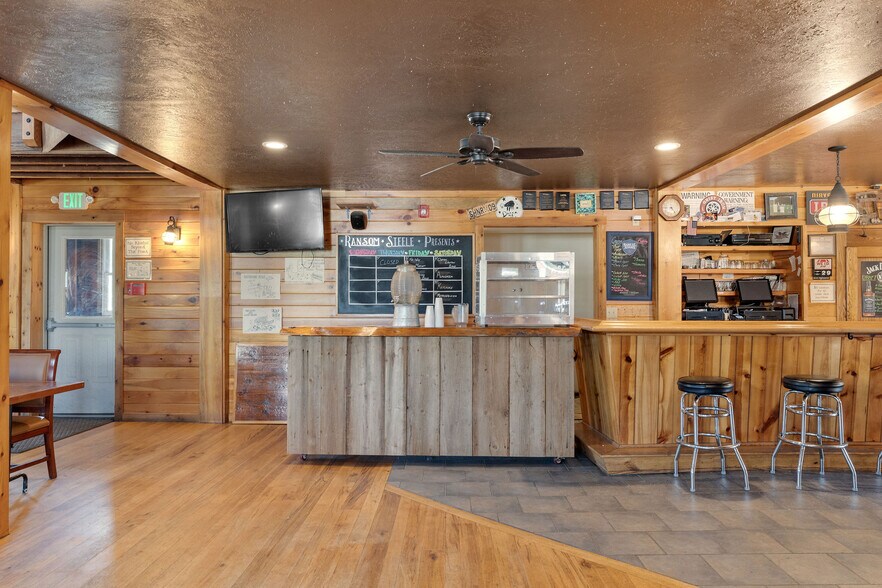 More Photos Of 552 Main St, Apalachin General Retail For Sale