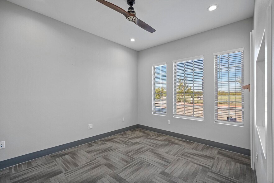 More Photos Of 8212 Liberty Grove Rd, Rowlett Medical For Sale