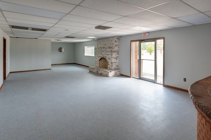 More Photos Of 3240 Summit Ridge Pky, Duluth Warehouse For Lease