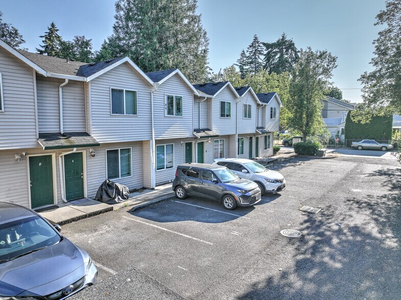 More Photos Of 3548 SE 119th St, Portland Apartments For Sale