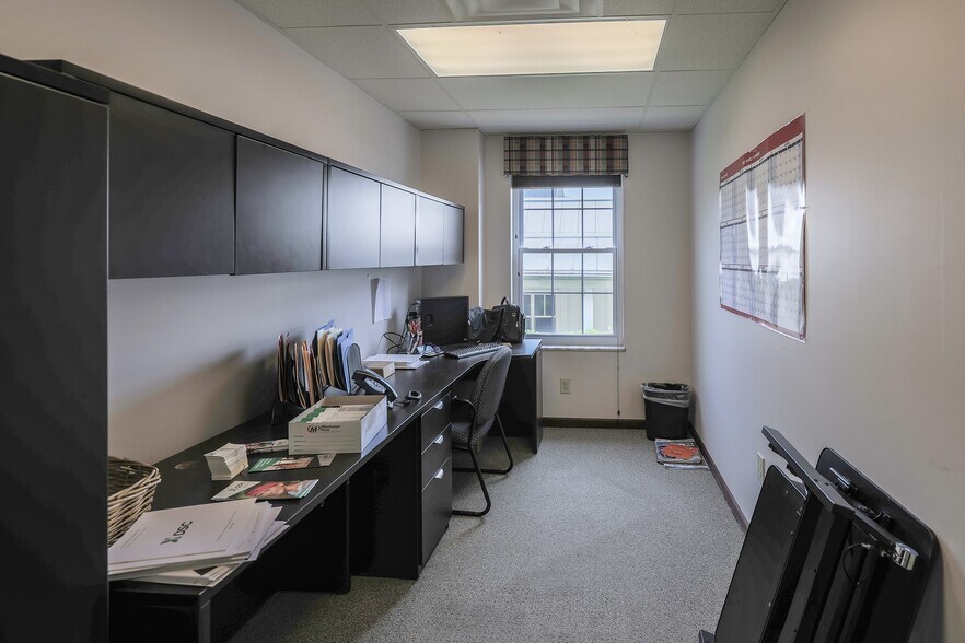 More Photos Of 5830 N High St, Worthington Office For Lease