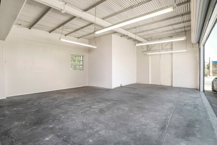 More Photos Of 4667 Rosecrans Ave, Hawthorne Light Manufacturing For Lease