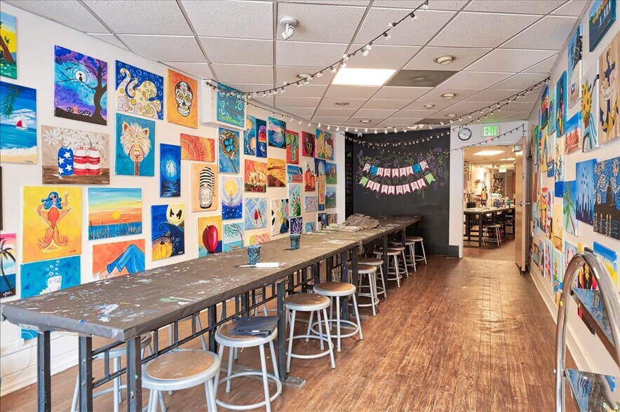 More Photos Of 32 West St, Annapolis Storefront Retail Residential For Sale