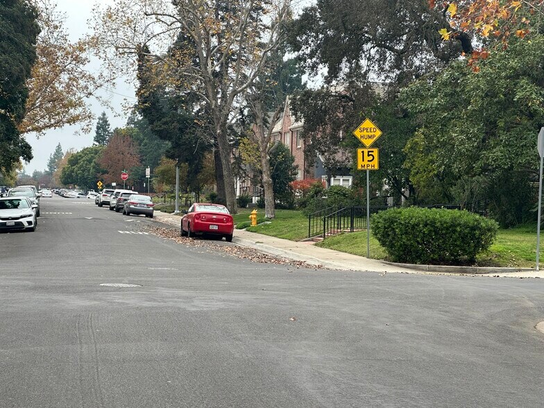 More Photos Of 150 W Stadium Dr, Stockton Apartments For Sale