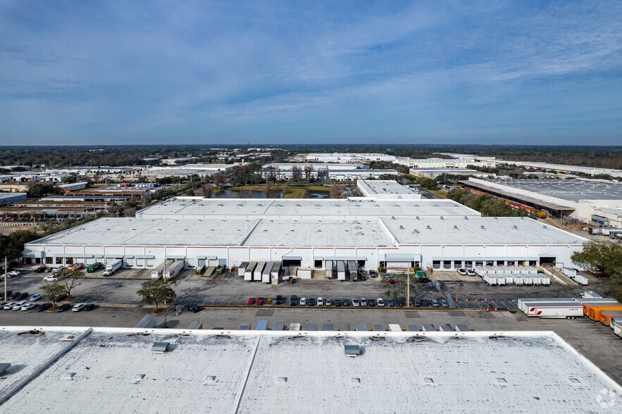 More Photos Of 3905 Center Loop, Orlando Unknown For Lease