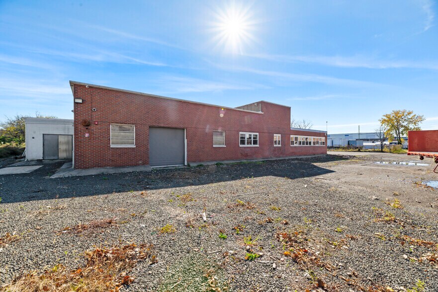 More Photos Of 415 14th St, Carlstadt Warehouse For Lease