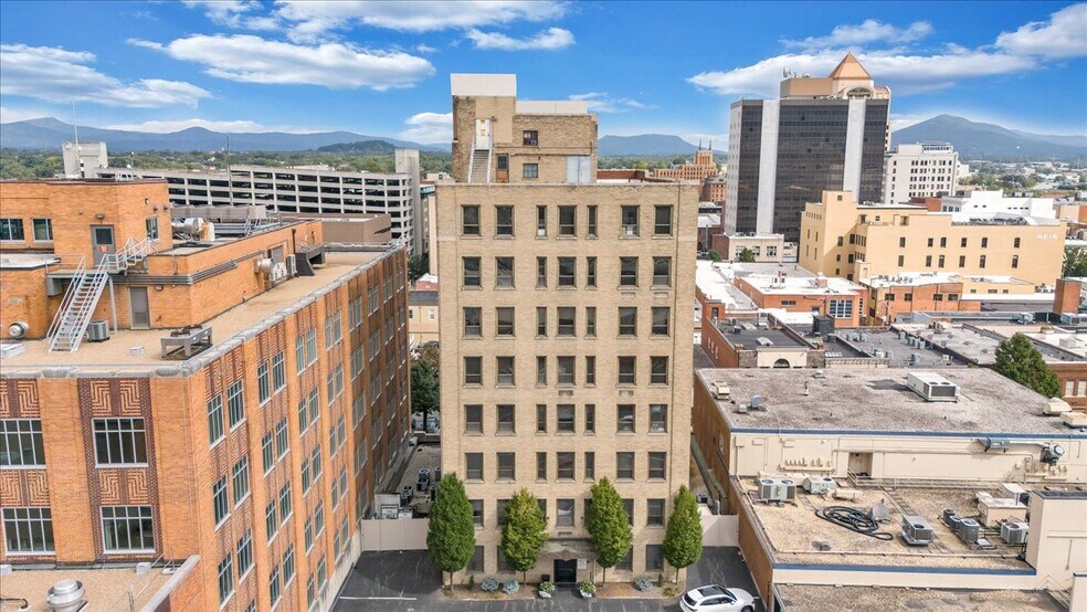 More Photos Of 30 Franklin Rd SW, Roanoke Office For Lease