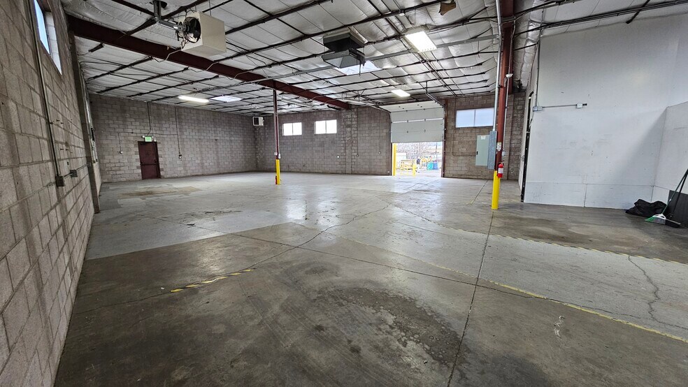 More Photos Of 4720-4730 Lipan St, Denver Manufacturing For Lease