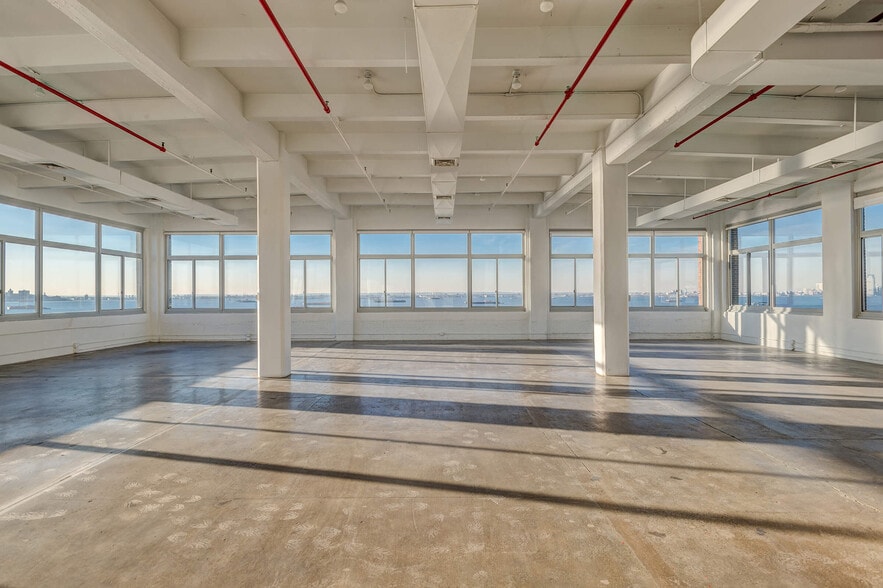 More Photos Of 14 53rd St, Brooklyn Flex For Lease