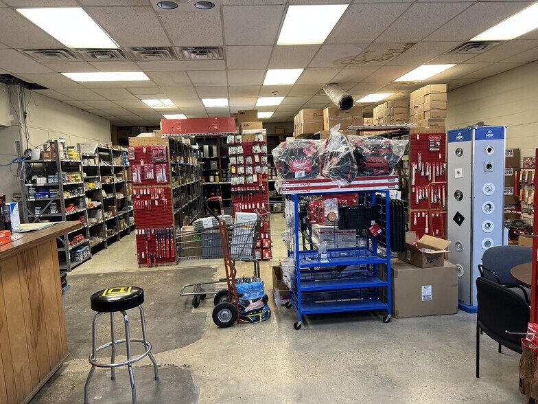 More Photos Of 519 N 13th Ave, Laurel Distribution For Sale