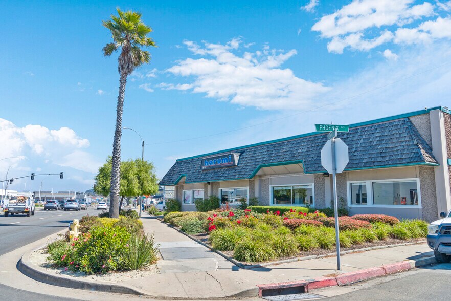 More Photos Of 1760 Fremont Blvd, Seaside Unknown For Lease