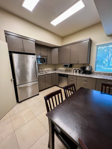 More Photos Of 105 Beau Chene Blvd, Mandeville Office For Lease