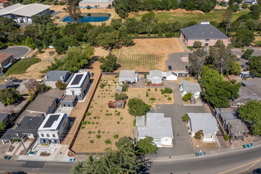 More Photos Of 821 Healdsburg Ave, Healdsburg Office Residential For Sale