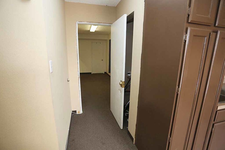 More Photos Of 4023 W Oquendo Rd, Las Vegas Warehouse For Sale