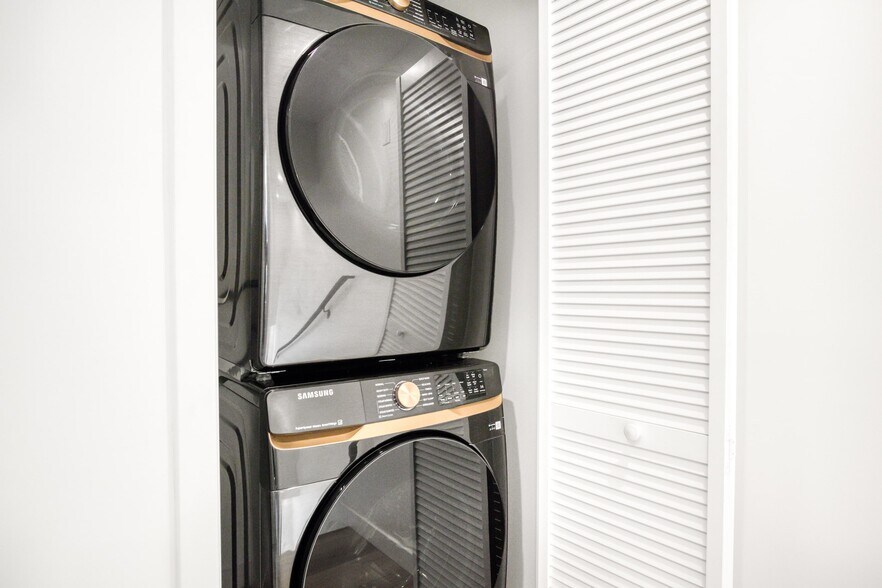 More Photos Of 10826 Hesby St, North Hollywood Apartments For Sale