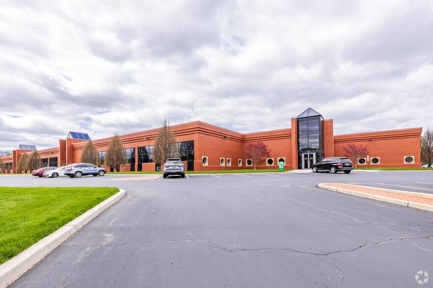 More Photos Of 200-298 Fernwood Ave, Edison Office For Lease
