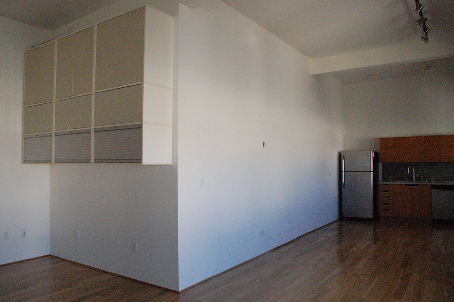More Photos Of 8 Brooks Ave, Venice Apartments For Lease