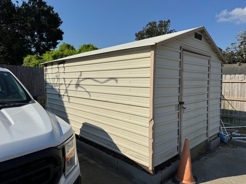 More Photos Of 724 Central Ave, New Orleans Light Distribution For Sale