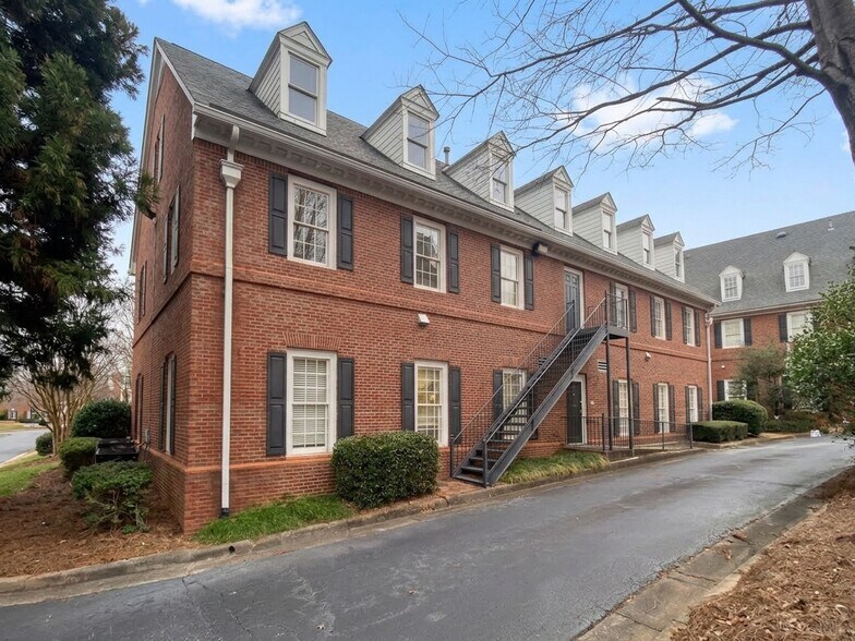 More Photos Of 6298 Baker Ct, Norcross Office Residential For Lease