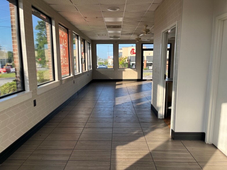 More Photos Of 2813 Wade Hampton Blvd, Taylors Storefront Retail Office For Sale