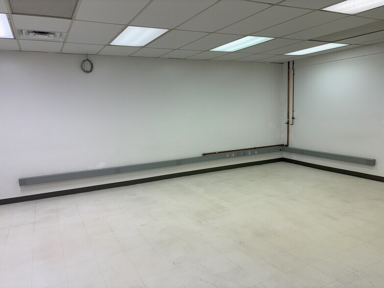 More Photos Of 2170 Oakland Rd, San Jose Light Manufacturing For Lease