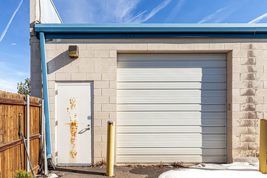 More Photos Of 374 Norfolk St, Aurora Warehouse For Sale