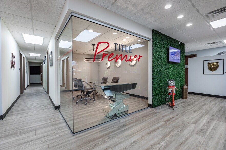 More Photos Of 7501-7509 Murdoch Ave, Saint Louis Coworking Space