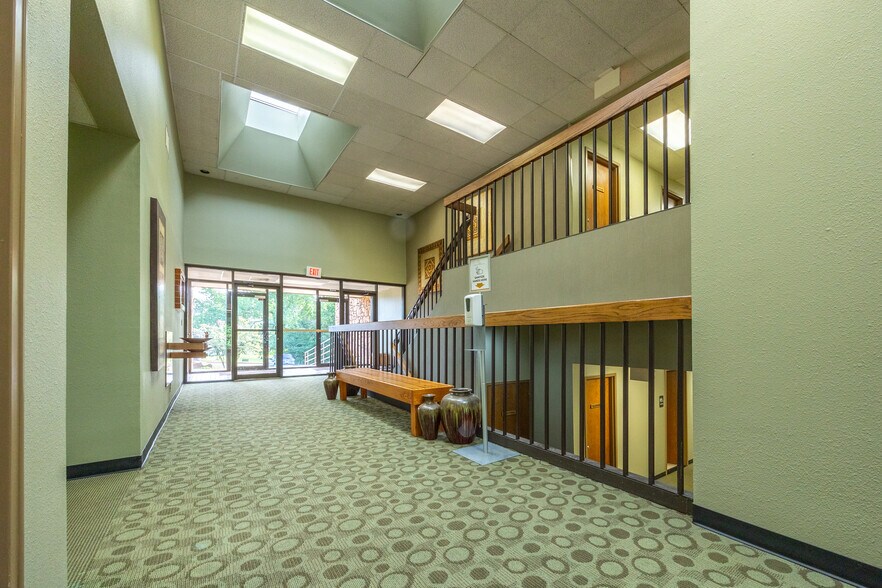 More Photos Of 1603 E 19th St, Edmond Coworking Space