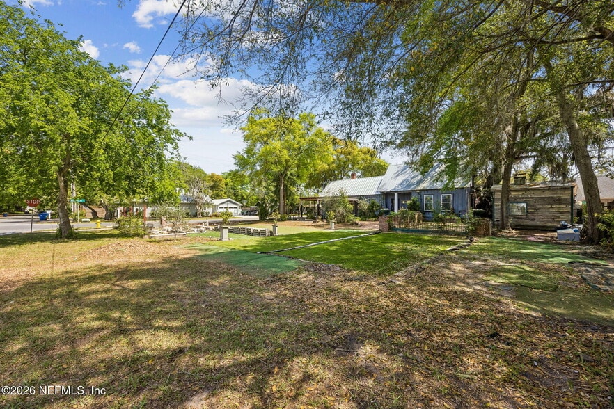 More Photos Of 1008 Beech St, Fernandina Beach Freestanding For Sale