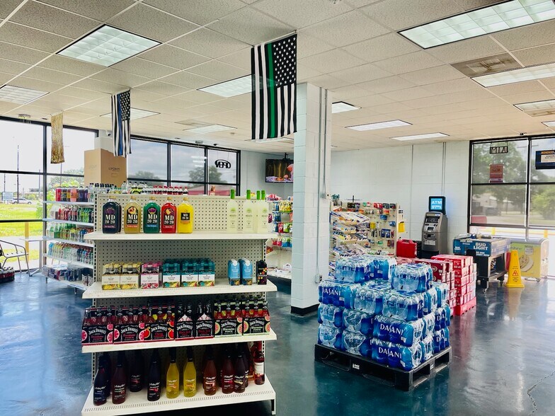 More Photos Of 8799 State Highway 35 N, Van Vleck Convenience Store For Sale
