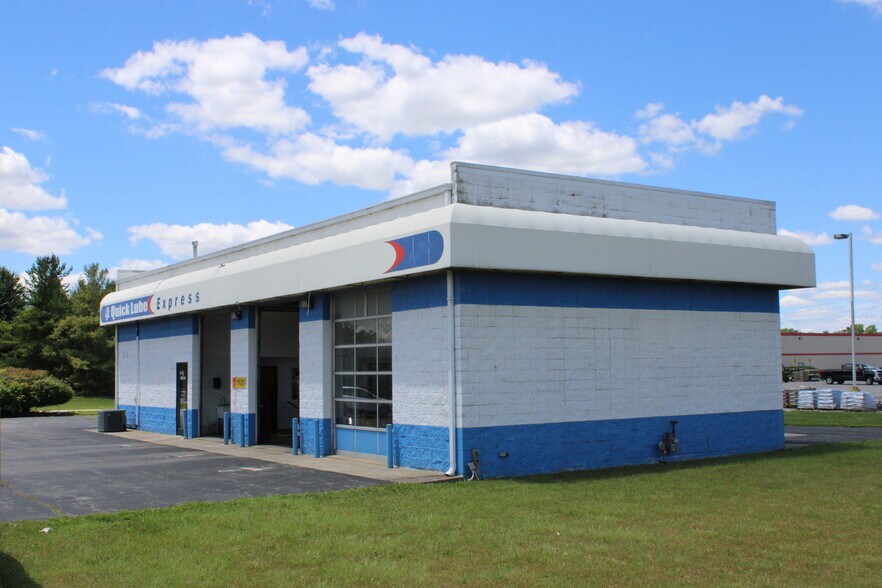Primary Photo Of 17130 Dragonfly Dr, Noblesville Specialty For Lease