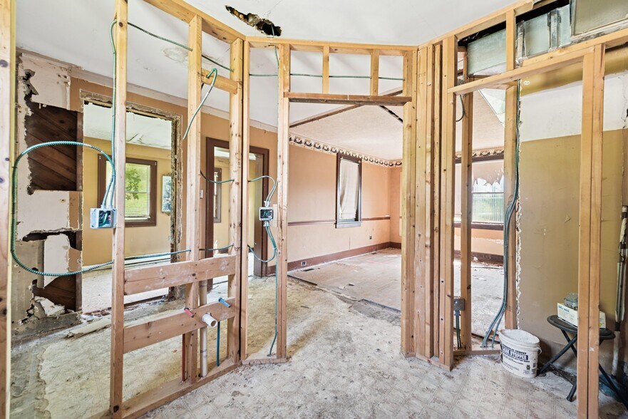 More Photos Of 920 Washington Rd, Washington Office For Sale