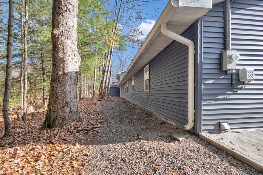 More Photos Of 106 Carr St, Nicholson Assisted Living For Sale
